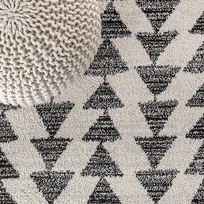 JONATHAN Y Aisha Moroccan Triangle Geometric Cream/Black 6x6 Square Indoor Area Rug, Contemporary, Modern, Easy-Cleaning for Living Room, Bedroom, Kitchen, Pet Friendly, Non-Shedding (MOH206A-6SQ)