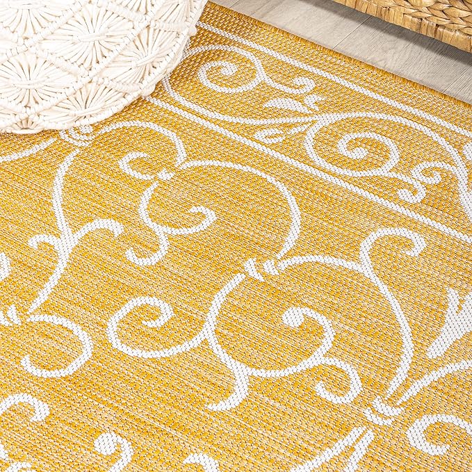 JONATHAN Y Vintage Filigree Indoor Outdoor Round Area Rug 5 Ft Yellow/Cream, Charleston Textured Weave for Backyard, Patio, Porch, Easy-Cleaning, High Traffic, Pet-Friendly, Non-Shedding (SMB106L-5R)