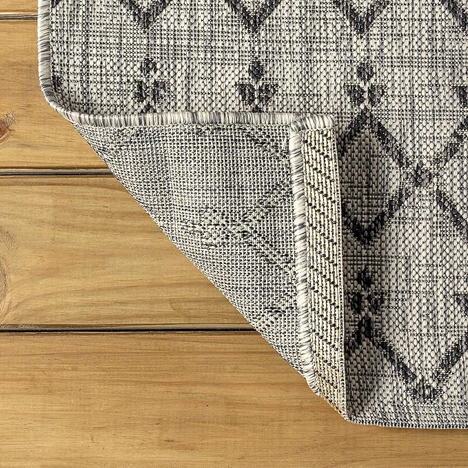 JONATHAN Y Moroccan Geometric Indoor Outdoor Square Area Rug 4X4 Light Gray/Black, Ourika Textured Weave for Backyard, Patio, Porch, Easy-Cleaning, High Traffic Pet-Friendly, Non-Shedding SMB108E-4SQ