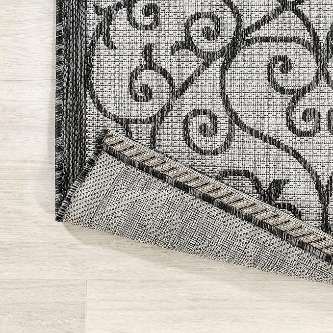 JONATHAN Y Vintage Filigree Indoor Outdoor Round Area Rug 5 Ft Light Gray/Black, Madrid Textured Weave for Backyard, Patio, Porch, Easy-Cleaning, High Traffic, Pet-Friendly, Non-Shedding SMB107E-5R