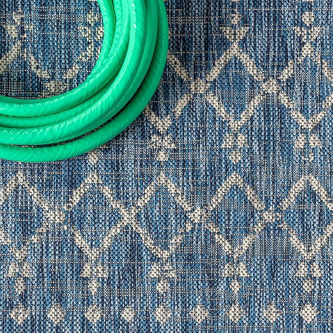JONATHAN Y Moroccan Geometric Indoor Outdoor Round Area Rug 8 Ft Navy/Light Gray, Ourika Textured Weave for Backyard, Patio, Porch, Easy-Cleaning, High Traffic, Pet-Friendly, Non-Shedding SMB108B-8R