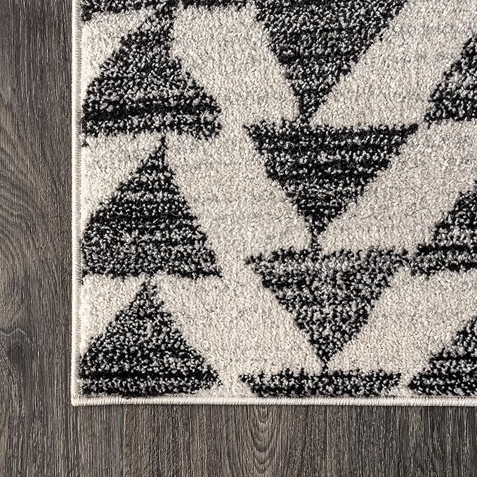 JONATHAN Y Aisha Moroccan Triangle Geometric Cream/Black Indoor Area Rug, 3x5, Contemporary, Modern, Easy-Cleaning for Living Room, Bedroom, Kitchen, Pet Friendly, Non-Shedding (MOH206A-3)