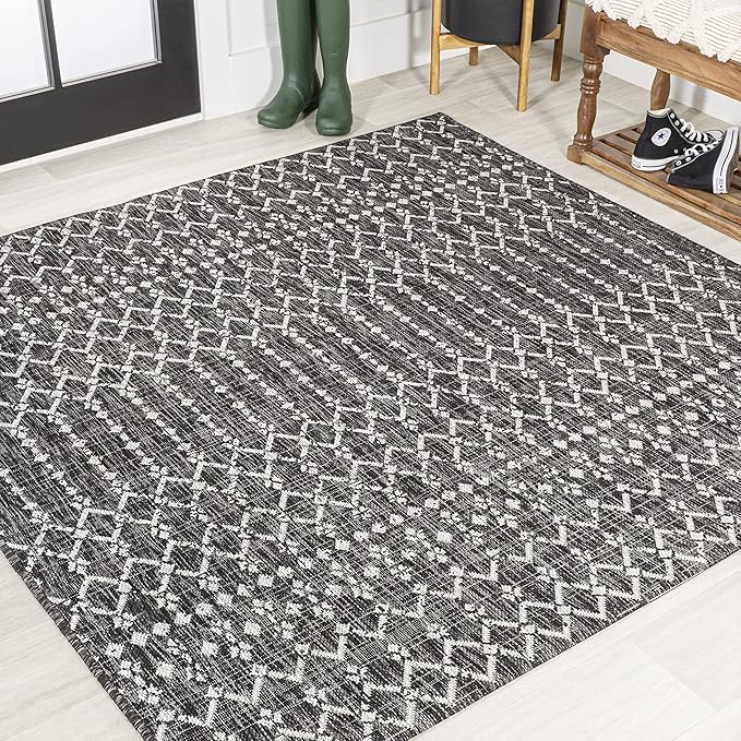 JONATHAN Y Moroccan Geometric Indoor Outdoor Square Area Rug 4X4 Black/Gray, Ourika Textured Weave for Backyard, Patio, Porch, Easy-Cleaning, High Traffic, Pet-Friendly, Non-Shedding (SMB108F-4SQ)
