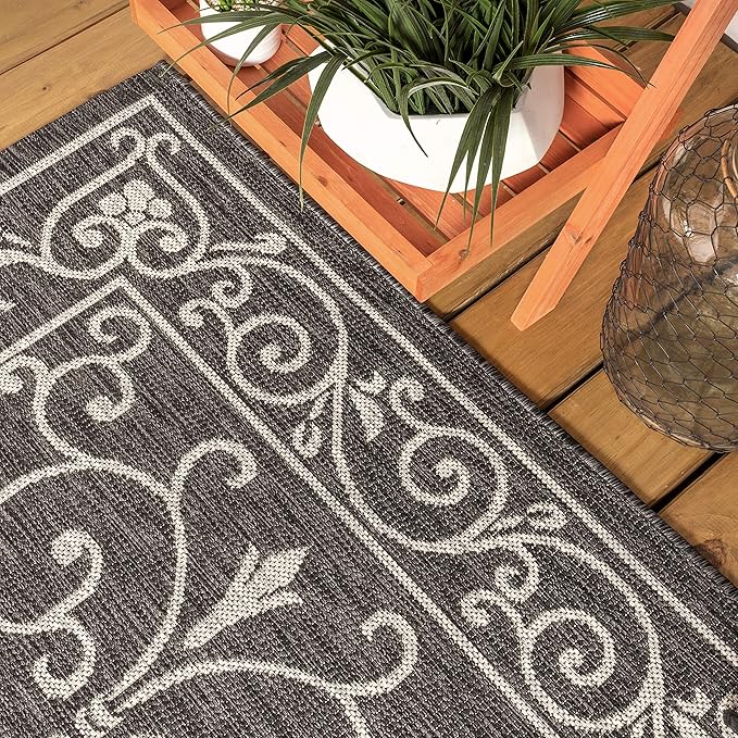 JONATHAN Y Vintage Filigree Indoor Outdoor Area Rug 5X8 Black/Gray, Charleston Textured Weave for Backyard, Patio, Porch, Easy-Cleaning, High Traffic, Pet-Friendly, Non-Shedding (SMB106G-5)