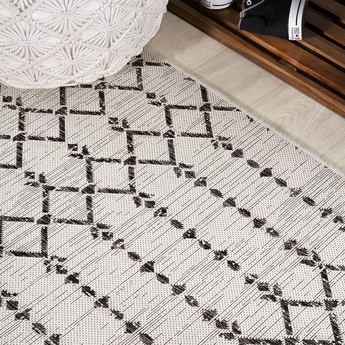 JONATHAN Y Moroccan Geometric Indoor Outdoor Round Area Rug 3 Ft Cream/Black, Ourika Textured Weave for Backyard, Patio, Porch, Easy-Cleaning, High Traffic, Pet-Friendly, Non-Shedding (SMB108I-3R)