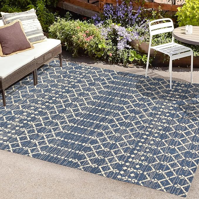 JONATHAN Y Moroccan Geometric Indoor Outdoor Area Rug 4X6 Navy/Beige, Ourika Textured Weave for Backyard, Patio, Porch, Easy-Cleaning, High Traffic, Pet-Friendly, Non-Shedding (SMB108K-4)