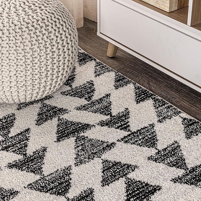 JONATHAN Y Aisha Moroccan Triangle Geometric Cream/Black 9' Round Indoor Area Rug, Contemporary, Modern, Easy-Cleaning for Living Room, Bedroom, Kitchen, Pet Friendly, Non-Shedding (MOH206A-9R)